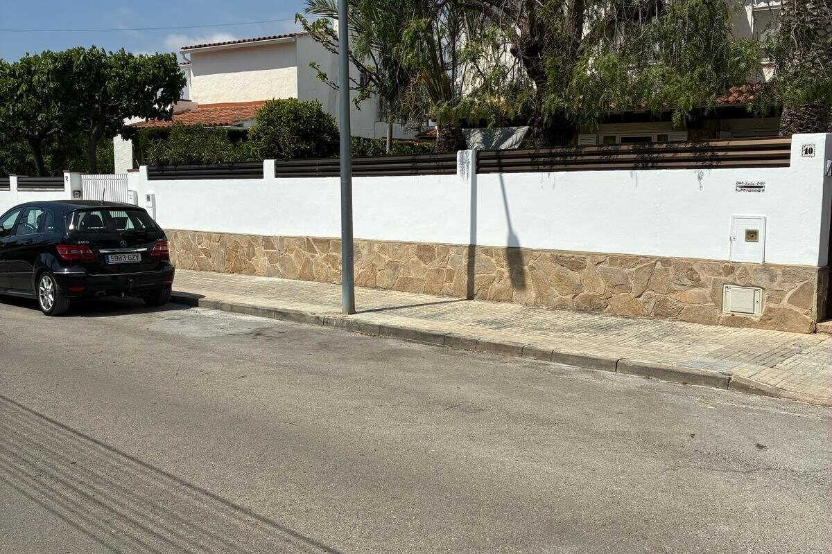 Construcción de muros y pintura de exteriores en Vilanova y la Geltrú Construcción de muros y pintura de exteriores en Vilanova y la Geltrú